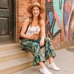 Tolani Collection Womens Boho Wide Leg Ruffle Hem Crop Pants Abstract Print Sz M